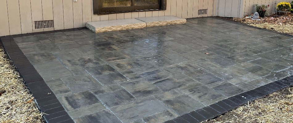 Paver patio in a backyard in Edwardsville, IL.